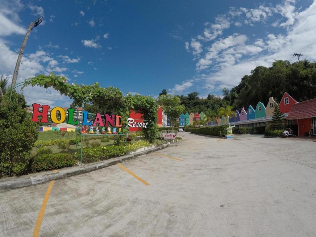 Holland Resort Phuket Ngoại thất bức ảnh