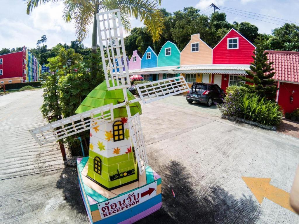 Holland Resort Phuket Ngoại thất bức ảnh